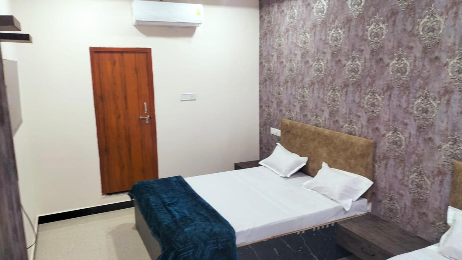 Hotel Somnath Inn اوجاين المظهر الخارجي الصورة