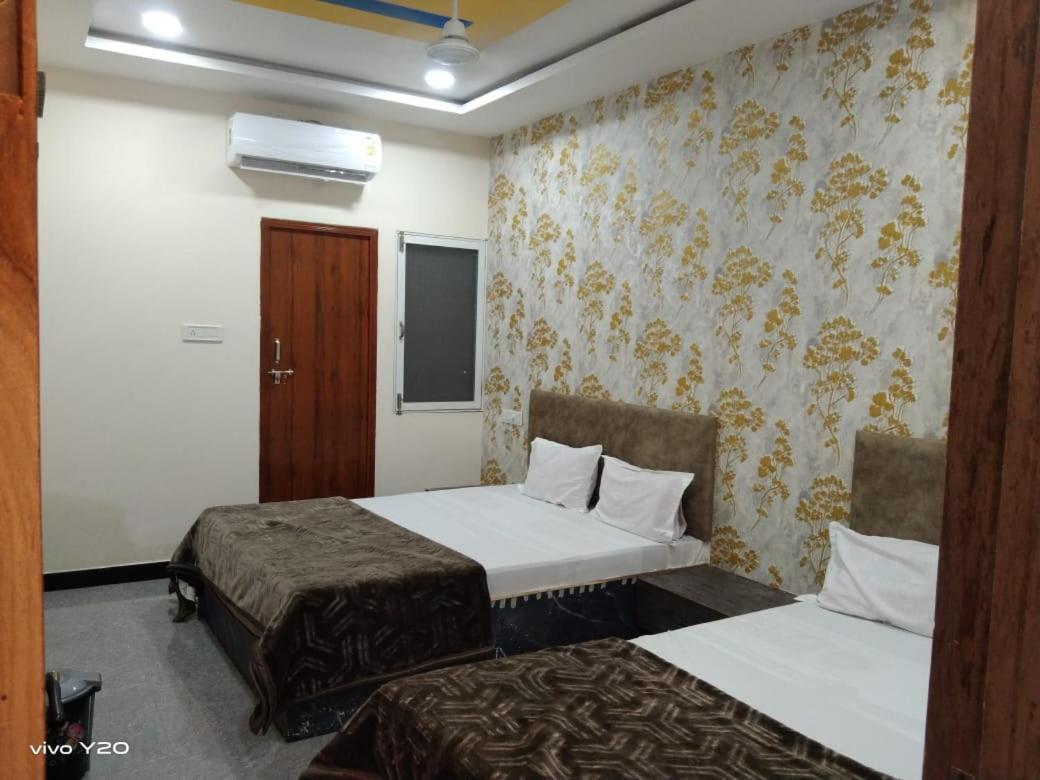 Hotel Somnath Inn اوجاين المظهر الخارجي الصورة