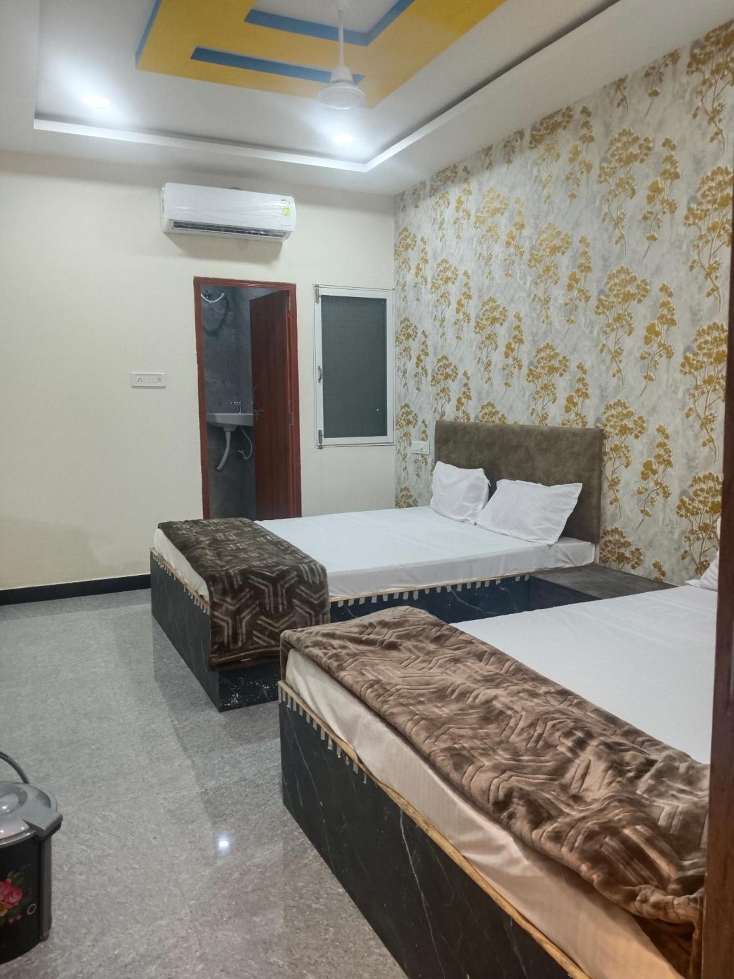 Hotel Somnath Inn اوجاين المظهر الخارجي الصورة